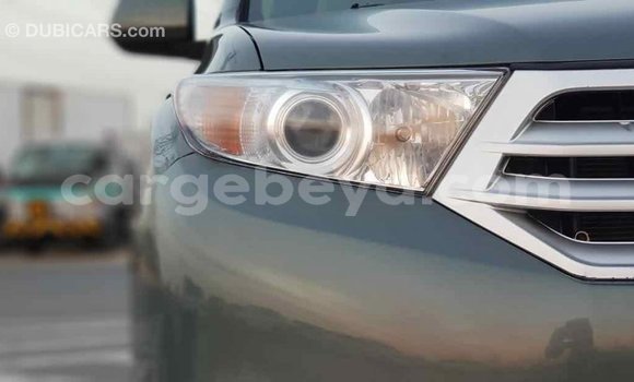 Buy Import Toyota Highlander Green Car in Import - Dubai in Ethiopia Buy Import Toyota Highlander Green Car in Import - Dubai in Ethiopia