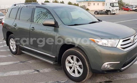 Buy Import Toyota Highlander Green Car in Import - Dubai in Ethiopia Buy Import Toyota Highlander Green Car in Import - Dubai in Ethiopia