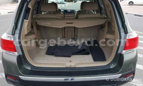 Buy Import Toyota Highlander Green Car in Import - Dubai in Ethiopia Buy Import Toyota Highlander Green Car in Import - Dubai in Ethiopia