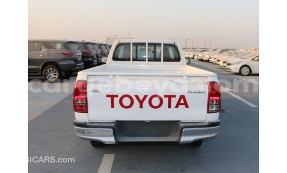 Acheter Import Voiture Toyota Hilux Blanc à Import - Dubai, Ethiopie Acheter Import Voiture Toyota Hilux Blanc à Import - Dubai, Ethiopie