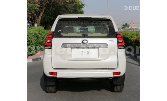 Acheter Import Voiture Toyota Prado Blanc à Import - Dubai, Ethiopie Acheter Import Voiture Toyota Prado Blanc à Import - Dubai, Ethiopie