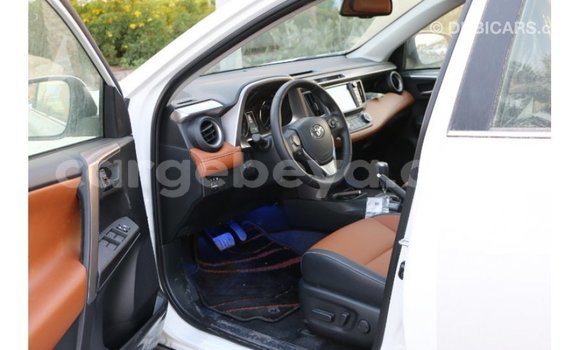 Acheter Import Voiture Toyota RAV4 Blanc à Import - Dubai, Ethiopie Acheter Import Voiture Toyota RAV4 Blanc à Import - Dubai, Ethiopie