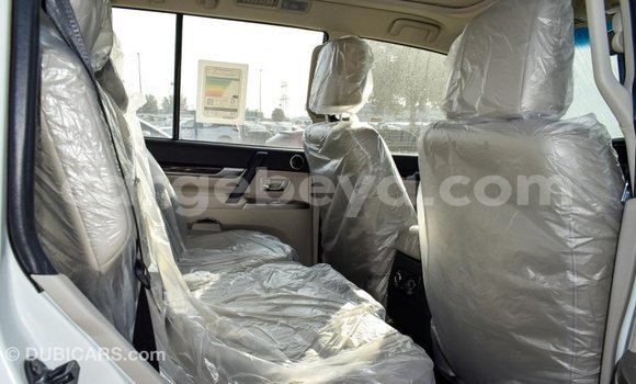 Imported Mitsubishi Pajero White Makiinaa iti Import - Dubai keessatti Ethiopia keessatti Imported Mitsubishi Pajero White Makiinaa iti Import - Dubai keessatti Ethiopia keessatti