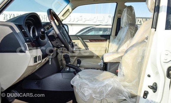 Imported Mitsubishi Pajero White Makiinaa iti Import - Dubai keessatti Ethiopia keessatti Imported Mitsubishi Pajero White Makiinaa iti Import - Dubai keessatti Ethiopia keessatti