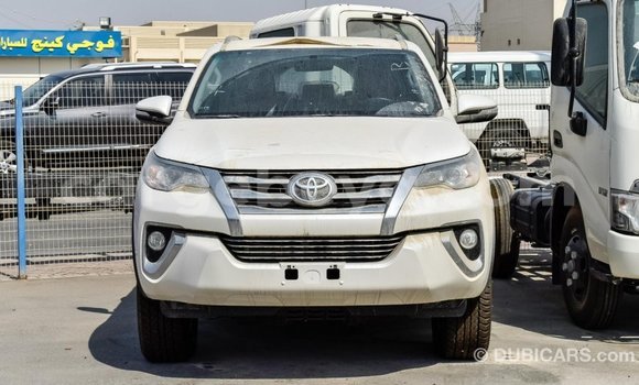 Imported Toyota Fortuner White Makiinaa iti Import - Dubai keessatti Ethiopia keessatti Imported Toyota Fortuner White Makiinaa iti Import - Dubai keessatti Ethiopia keessatti