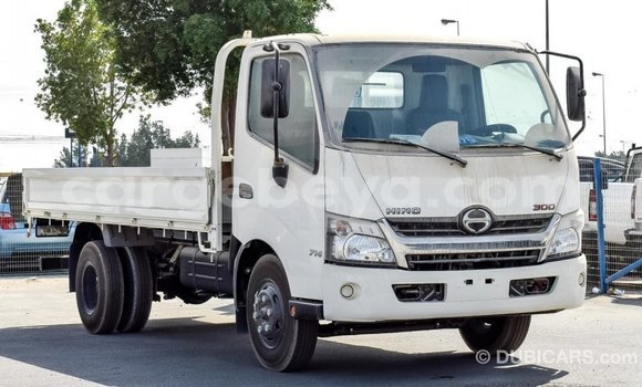 Imported Hino 300 Series White Netiree iti Import - Dubai keessatti Ethiopia keessatti Imported Hino 300 Series White Netiree iti Import - Dubai keessatti Ethiopia keessatti