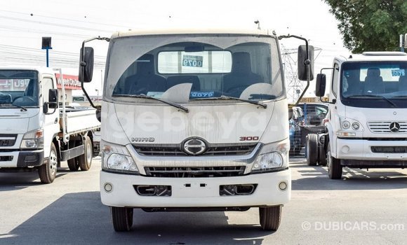 Imported Hino 300 Series White Netiree iti Import - Dubai keessatti Ethiopia keessatti Imported Hino 300 Series White Netiree iti Import - Dubai keessatti Ethiopia keessatti