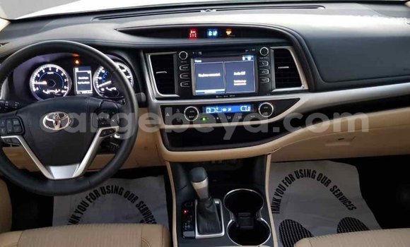 Buy New Toyota Highlander White Car in Import - Dubai in Ethiopia Buy New Toyota Highlander White Car in Import - Dubai in Ethiopia