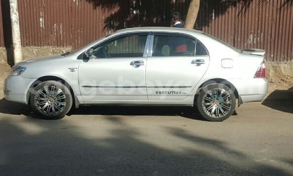 Oofamaa Toyota Corolla Silver Makiinaa iti Addis–Ababa keessatti Ethiopia keessatti Oofamaa Toyota Corolla Silver Makiinaa iti Addis–Ababa keessatti Ethiopia keessatti