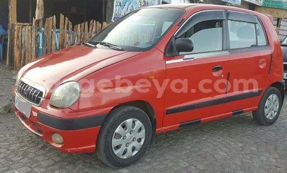 Oofamaa Kia Visto Red Makiinaa iti Addis–Ababa keessatti Ethiopia keessatti Oofamaa Kia Visto Red Makiinaa iti Addis–Ababa keessatti Ethiopia keessatti