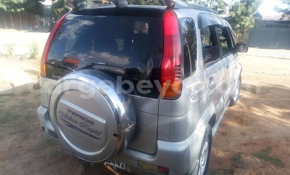 Oofamaa Daihatsu Terios Silver Makiinaa iti Addis–Ababa keessatti Ethiopia keessatti Oofamaa Daihatsu Terios Silver Makiinaa iti Addis–Ababa keessatti Ethiopia keessatti
