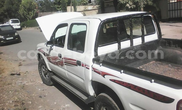 Buy Used Toyota Hilux White Car in Addis–Ababa in Ethiopia Buy Used Toyota Hilux White Car in Addis–Ababa in Ethiopia