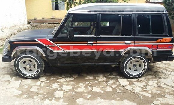 Acheter Occasion Voiture Mitsubishi Pajero Noir à Addis Ababa, Ethiopie Acheter Occasion Voiture Mitsubishi Pajero Noir à Addis Ababa, Ethiopie