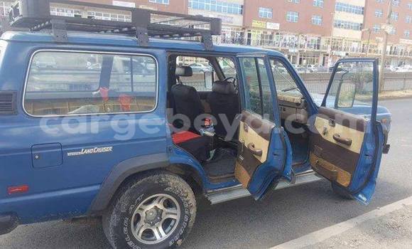 Acheter Occasion Voiture Toyota Land Cruiser Bleu à Addis Ababa, Ethiopie Acheter Occasion Voiture Toyota Land Cruiser Bleu à Addis Ababa, Ethiopie