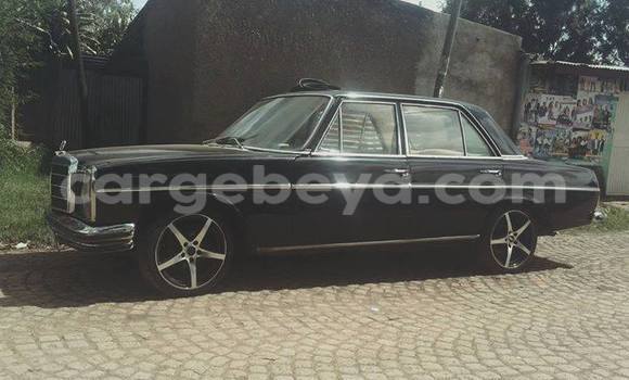 Buy Used Mercedes-Benz 190–Series Black Car in Addis–Ababa in Ethiopia