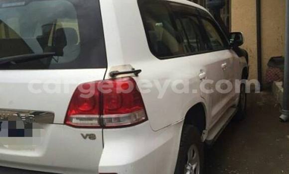 Buy Used Toyota Land Cruiser White Car in Addis–Ababa in Ethiopia Buy Used Toyota Land Cruiser White Car in Addis–Ababa in Ethiopia