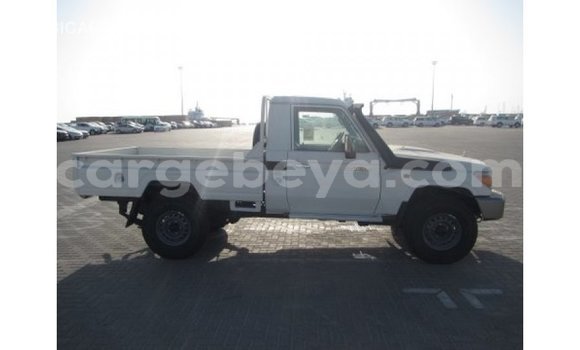 Buy Import Toyota Land Cruiser White Car in Import - Dubai in Ethiopia Buy Import Toyota Land Cruiser White Car in Import - Dubai in Ethiopia