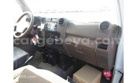 Buy Import Toyota Land Cruiser White Car in Import - Dubai in Ethiopia Buy Import Toyota Land Cruiser White Car in Import - Dubai in Ethiopia