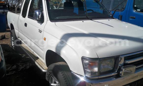 Buy Used Toyota Hilux White Car in Addis–Ababa in Ethiopia