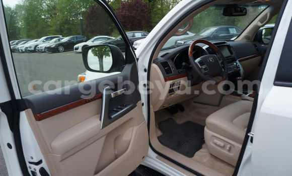 Buy Used Toyota Land Cruiser White Car in Addis–Ababa in Ethiopia Buy Used Toyota Land Cruiser White Car in Addis–Ababa in Ethiopia