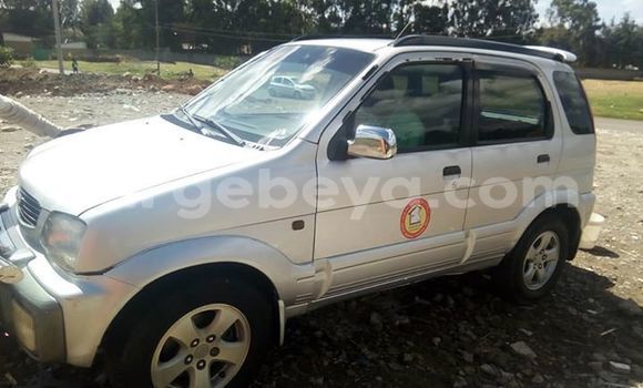 Oofamaa Daihatsu Terios Silver Makiinaa iti Addis–Ababa keessatti Ethiopia keessatti Oofamaa Daihatsu Terios Silver Makiinaa iti Addis–Ababa keessatti Ethiopia keessatti