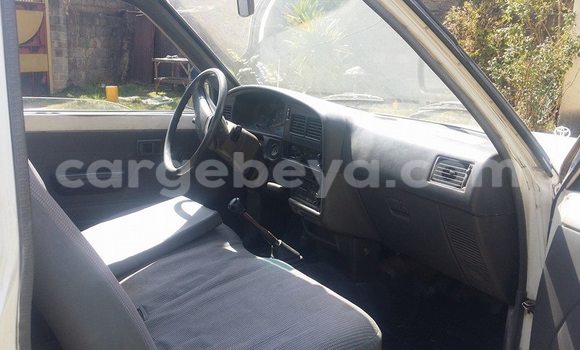 Buy Used Toyota Hilux White Car in Addis–Ababa in Ethiopia Buy Used Toyota Hilux White Car in Addis–Ababa in Ethiopia
