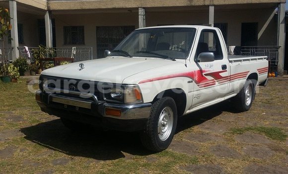 Buy Used Toyota Hilux White Car in Addis–Ababa in Ethiopia Buy Used Toyota Hilux White Car in Addis–Ababa in Ethiopia