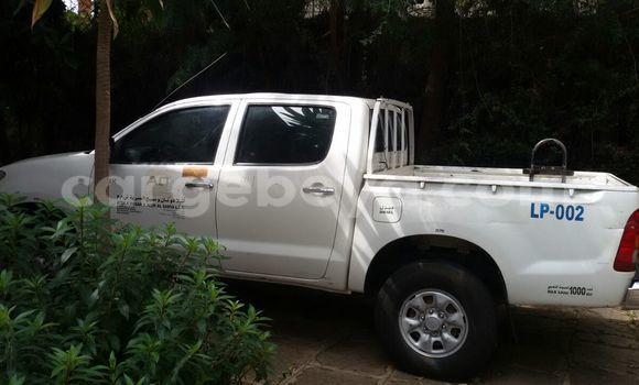 Buy Used Toyota Hilux White Car in Addis–Ababa in Ethiopia Buy Used Toyota Hilux White Car in Addis–Ababa in Ethiopia