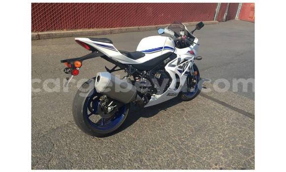 Buy Used Suzuki GSX–R White Bike in Addis–Ababa in Ethiopia