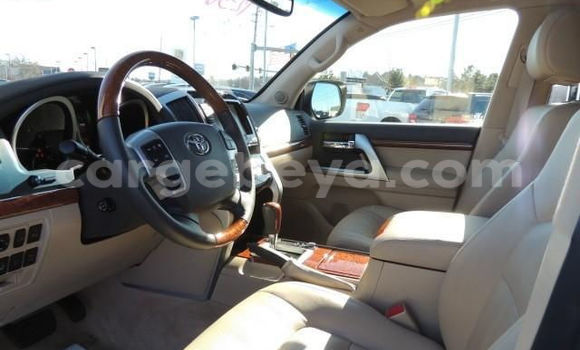 Buy Used Toyota Land Cruiser White Car in Addis–Ababa in Ethiopia Buy Used Toyota Land Cruiser White Car in Addis–Ababa in Ethiopia