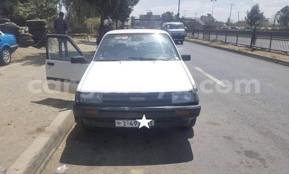 Acheter Occasion Voiture Toyota Corolla Blanc à Addis Ababa, Ethiopie Acheter Occasion Voiture Toyota Corolla Blanc à Addis Ababa, Ethiopie