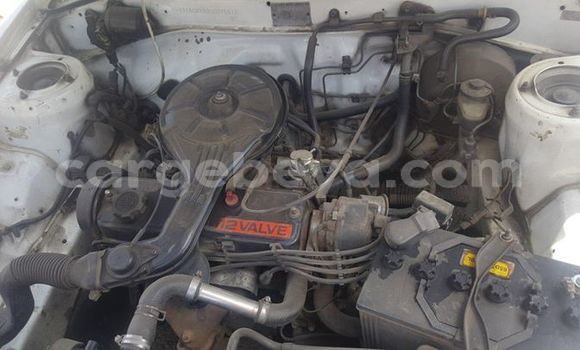 Acheter Occasion Voiture Toyota Corolla Blanc à Addis Ababa, Ethiopie Acheter Occasion Voiture Toyota Corolla Blanc à Addis Ababa, Ethiopie