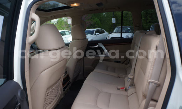 Buy Used Toyota Land Cruiser White Car in Addis–Ababa in Ethiopia Buy Used Toyota Land Cruiser White Car in Addis–Ababa in Ethiopia