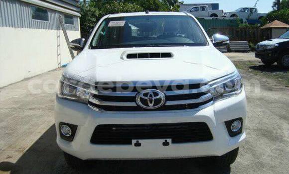 Buy Used Toyota Hilux White Car in Addis–Ababa in Ethiopia Buy Used Toyota Hilux White Car in Addis–Ababa in Ethiopia