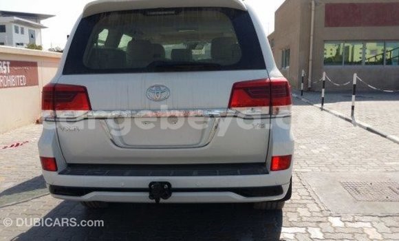 Buy Import Toyota Land Cruiser White Car in Import - Dubai in Ethiopia Buy Import Toyota Land Cruiser White Car in Import - Dubai in Ethiopia