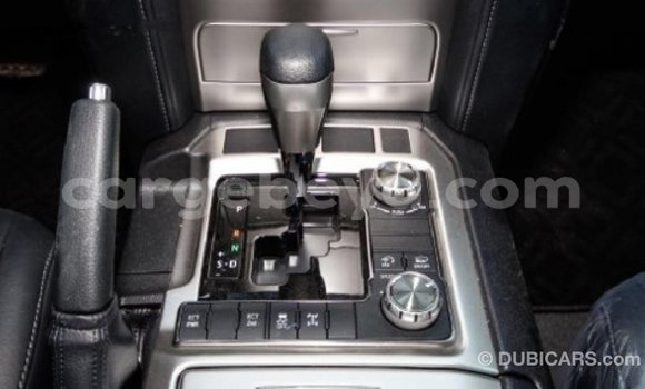 Buy Import Toyota Land Cruiser White Car in Import - Dubai in Ethiopia Buy Import Toyota Land Cruiser White Car in Import - Dubai in Ethiopia