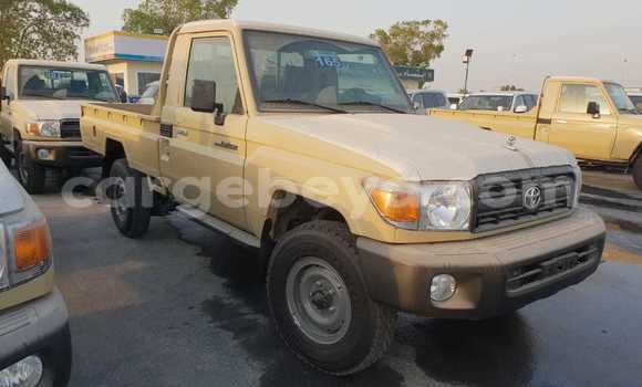 Haaraa Toyota Land Cruiser Beige Makiinaa iti Import - Dubai keessatti Ethiopia keessatti Haaraa Toyota Land Cruiser Beige Makiinaa iti Import - Dubai keessatti Ethiopia keessatti