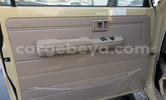 Haaraa Toyota Land Cruiser Beige Makiinaa iti Import - Dubai keessatti Ethiopia keessatti Haaraa Toyota Land Cruiser Beige Makiinaa iti Import - Dubai keessatti Ethiopia keessatti