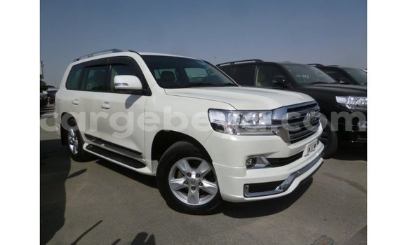 ይግዙ Imported Toyota Land Cruiser ነጭ መኪና በ Import - Dubai በ ኢትዮጵያ ይግዙ Imported Toyota Land Cruiser ነጭ መኪና በ Import - Dubai በ ኢትዮጵያ