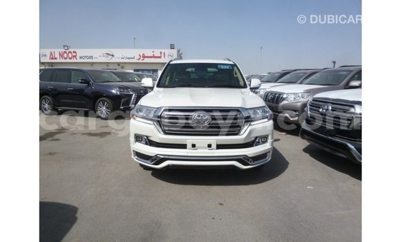 ይግዙ Imported Toyota Land Cruiser ነጭ መኪና በ Import - Dubai በ ኢትዮጵያ ይግዙ Imported Toyota Land Cruiser ነጭ መኪና በ Import - Dubai በ ኢትዮጵያ