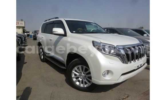 Acheter Import Voiture Toyota Prado Blanc à Import - Dubai, Ethiopie Acheter Import Voiture Toyota Prado Blanc à Import - Dubai, Ethiopie