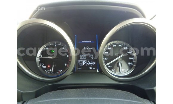 Acheter Import Voiture Toyota Prado Blanc à Import - Dubai, Ethiopie Acheter Import Voiture Toyota Prado Blanc à Import - Dubai, Ethiopie