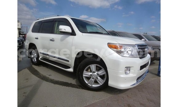 ይግዙ Imported Toyota Land Cruiser ነጭ መኪና በ Import - Dubai በ ኢትዮጵያ ይግዙ Imported Toyota Land Cruiser ነጭ መኪና በ Import - Dubai በ ኢትዮጵያ