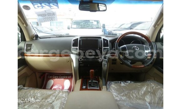 ይግዙ Imported Toyota Land Cruiser ነጭ መኪና በ Import - Dubai በ ኢትዮጵያ ይግዙ Imported Toyota Land Cruiser ነጭ መኪና በ Import - Dubai በ ኢትዮጵያ