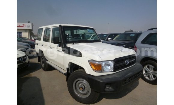 ይግዙ Imported Toyota Land Cruiser ነጭ መኪና በ Import - Dubai በ ኢትዮጵያ ይግዙ Imported Toyota Land Cruiser ነጭ መኪና በ Import - Dubai በ ኢትዮጵያ