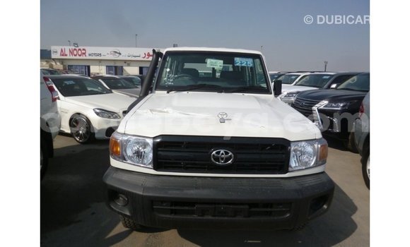 ይግዙ Imported Toyota Land Cruiser ነጭ መኪና በ Import - Dubai በ ኢትዮጵያ ይግዙ Imported Toyota Land Cruiser ነጭ መኪና በ Import - Dubai በ ኢትዮጵያ