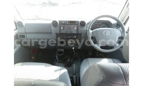 ይግዙ Imported Toyota Land Cruiser ነጭ መኪና በ Import - Dubai በ ኢትዮጵያ ይግዙ Imported Toyota Land Cruiser ነጭ መኪና በ Import - Dubai በ ኢትዮጵያ