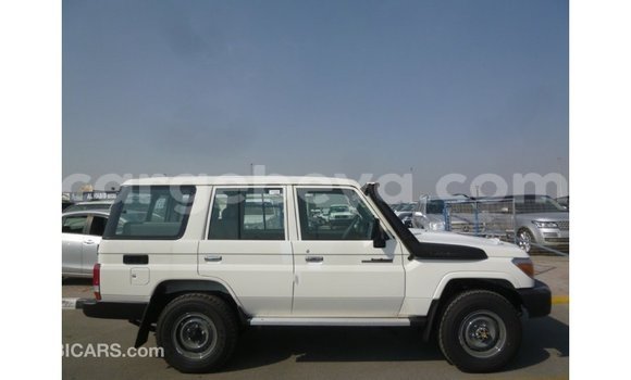 ይግዙ Imported Toyota Land Cruiser ነጭ መኪና በ Import - Dubai በ ኢትዮጵያ ይግዙ Imported Toyota Land Cruiser ነጭ መኪና በ Import - Dubai በ ኢትዮጵያ