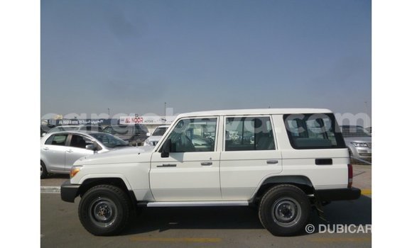 ይግዙ Imported Toyota Land Cruiser ነጭ መኪና በ Import - Dubai በ ኢትዮጵያ ይግዙ Imported Toyota Land Cruiser ነጭ መኪና በ Import - Dubai በ ኢትዮጵያ