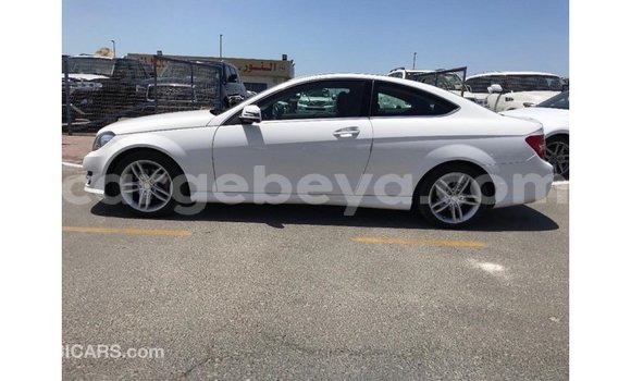 Buy Import Mercedes-Benz 190 White Car in Import - Dubai in Ethiopia Buy Import Mercedes-Benz 190 White Car in Import - Dubai in Ethiopia